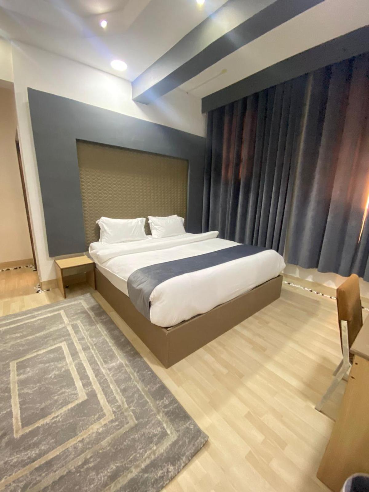 Al Hussam Hotel Apartments Rusayl Bagian luar foto