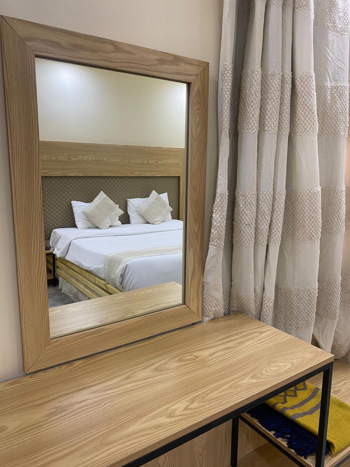 Al Hussam Hotel Apartments Rusayl Bagian luar foto